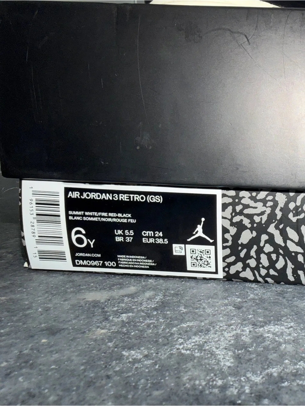 Jordan retro 3's, size 6